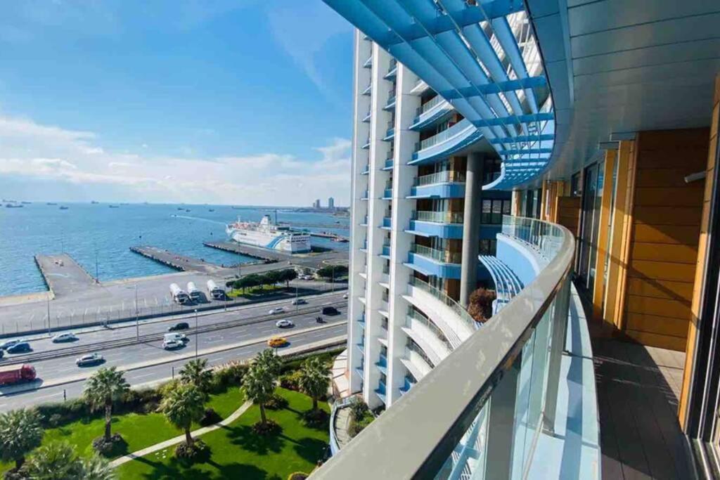 Lux 2 Room Suite Apartment With Seaview In Center イスタンブール エクステリア 写真