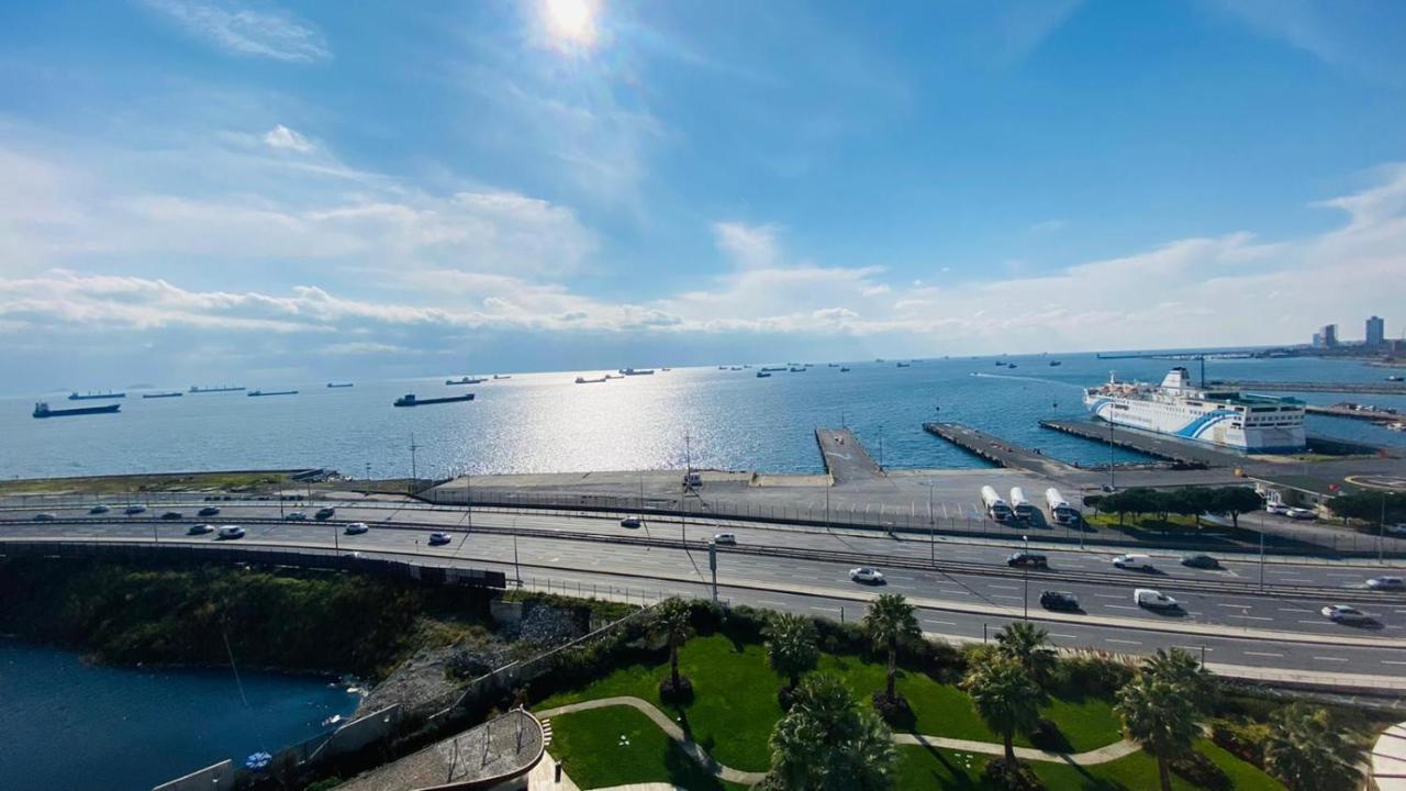 Lux 2 Room Suite Apartment With Seaview In Center イスタンブール エクステリア 写真